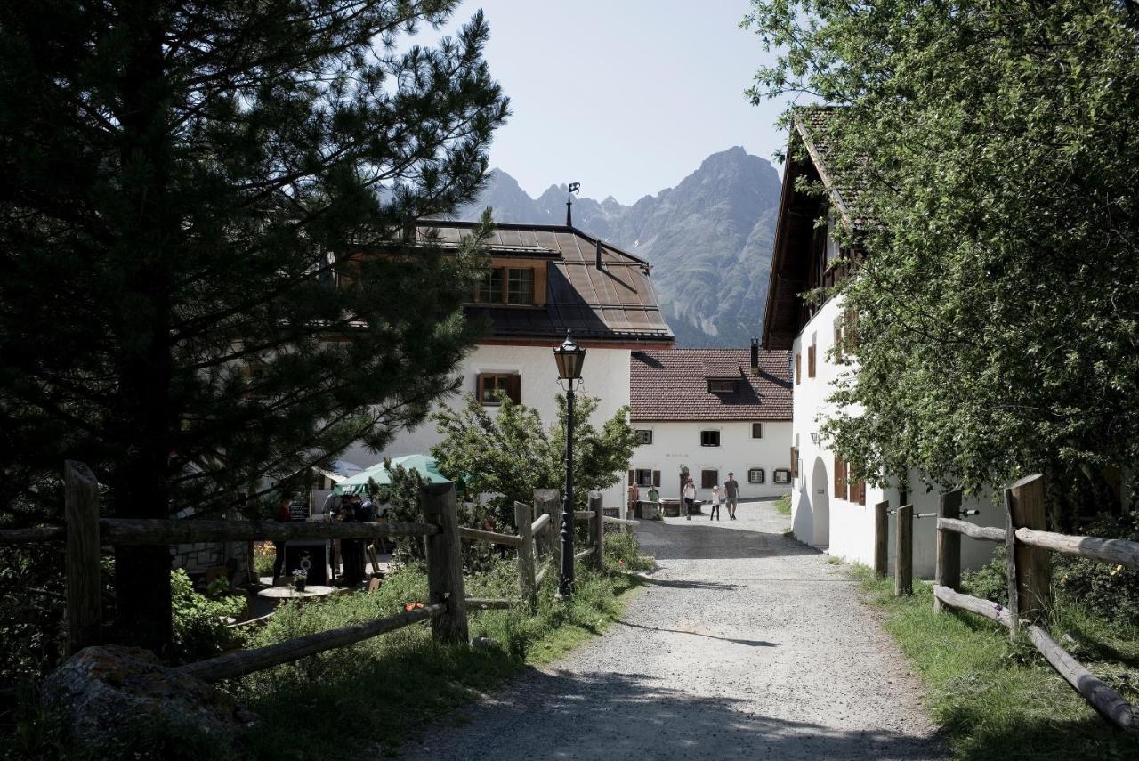 Alpengasthof Crusch Alba Ed Alvetern, S-Charl ชกูอล ภายนอก รูปภาพ